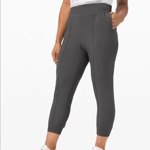 Lululemon Wanderer Cropped Joggers